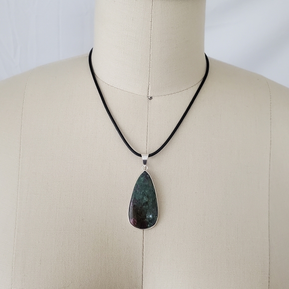 Ruby Fuchsite Gemstone set in 925 Sterling Silver Pendant, NWT - Picture 14 of 14